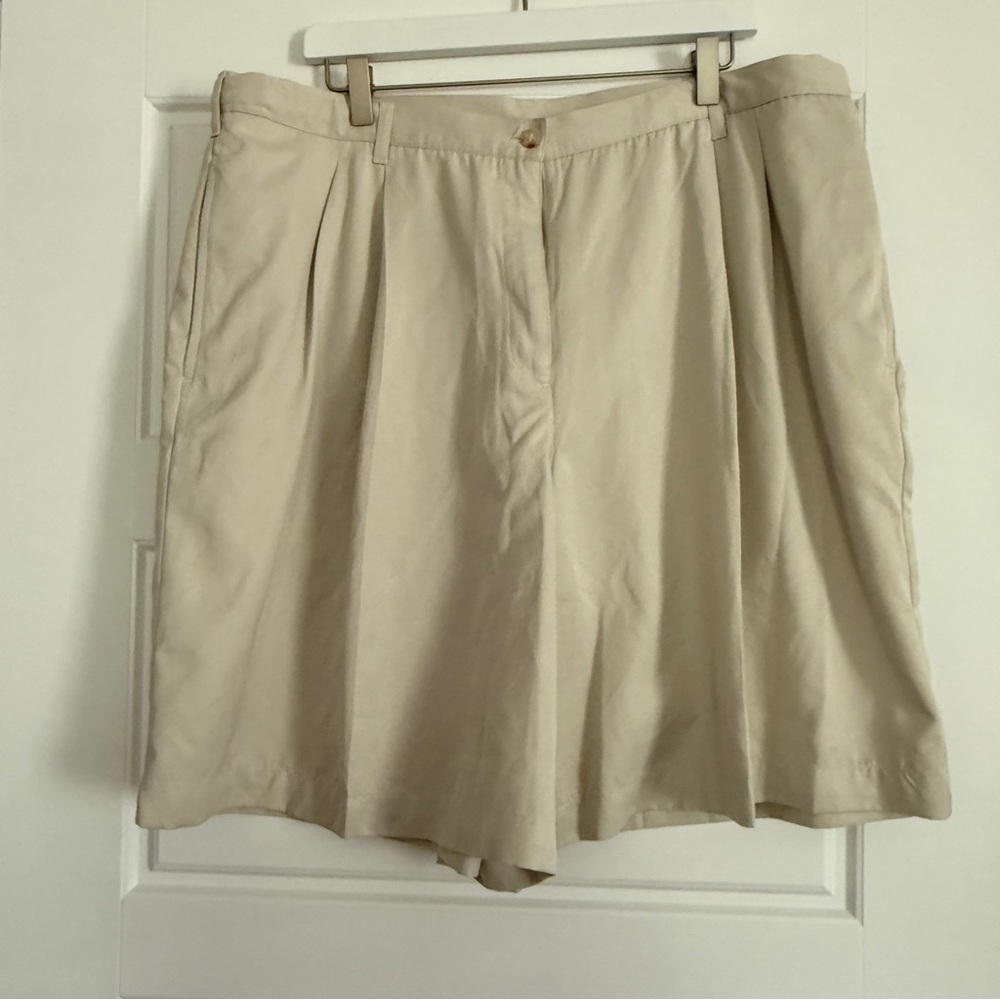 Elisabeth by Liz Claiborne Tan Shorts